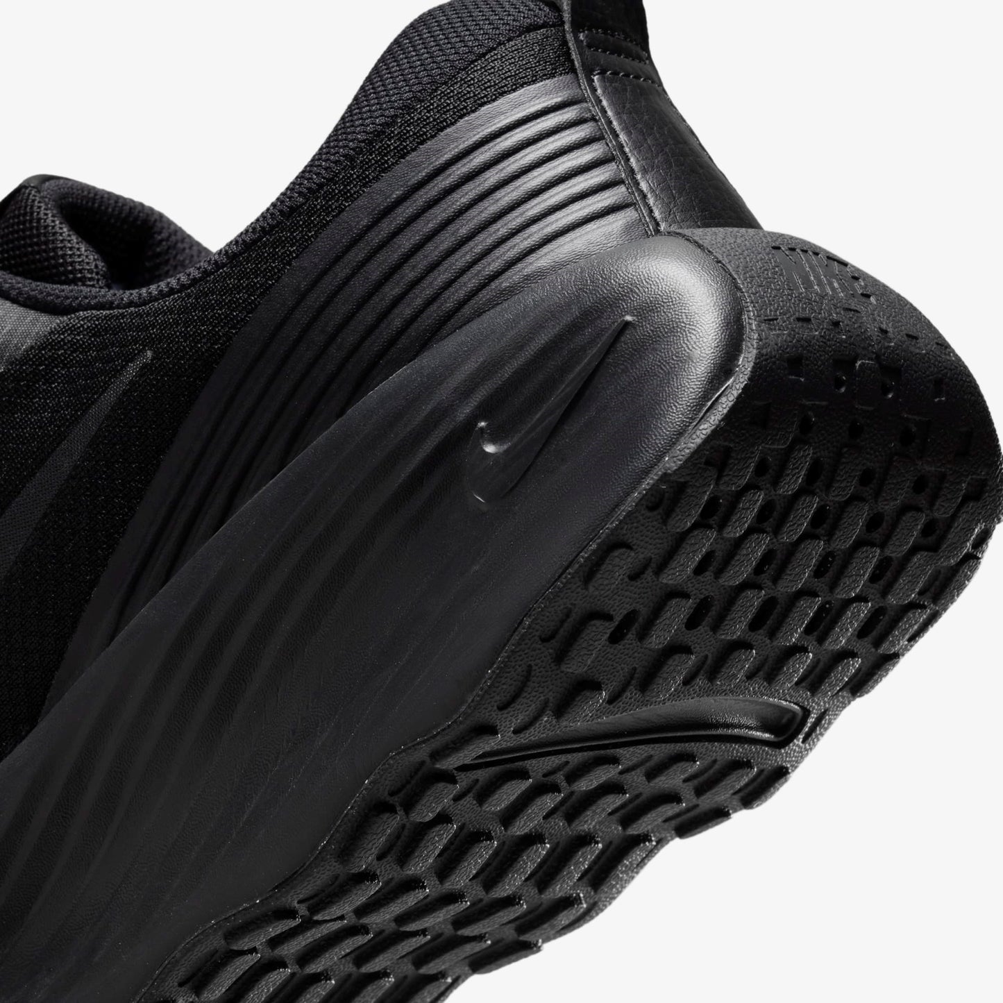 NIKE PROMINA